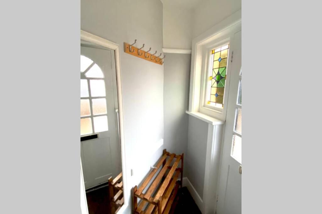 Spacious 2 Bed Apt Sleeps 4 Near Bournemouth Beach מראה חיצוני תמונה