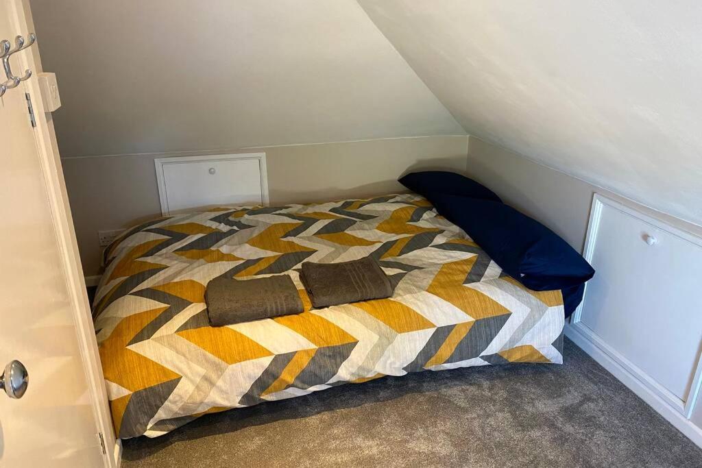 Spacious 2 Bed Apt Sleeps 4 Near Bournemouth Beach מראה חיצוני תמונה