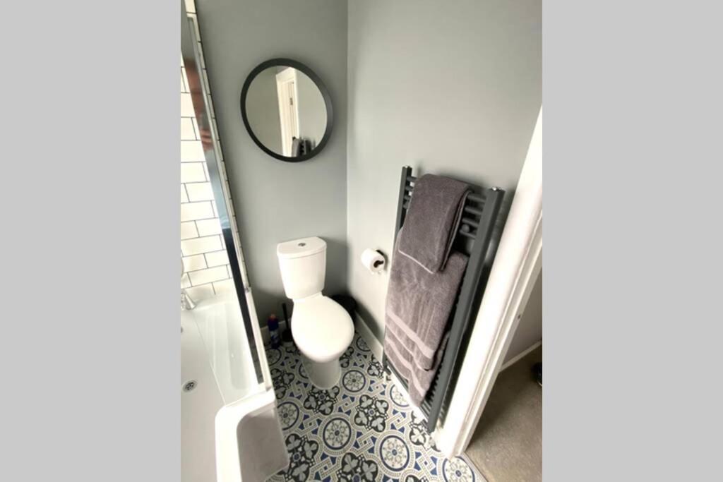 Spacious 2 Bed Apt Sleeps 4 Near Bournemouth Beach מראה חיצוני תמונה