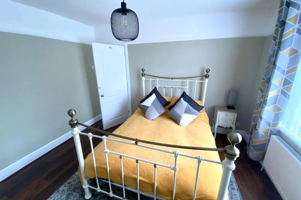 Spacious 2 Bed Apt Sleeps 4 Near Bournemouth Beach מראה חיצוני תמונה