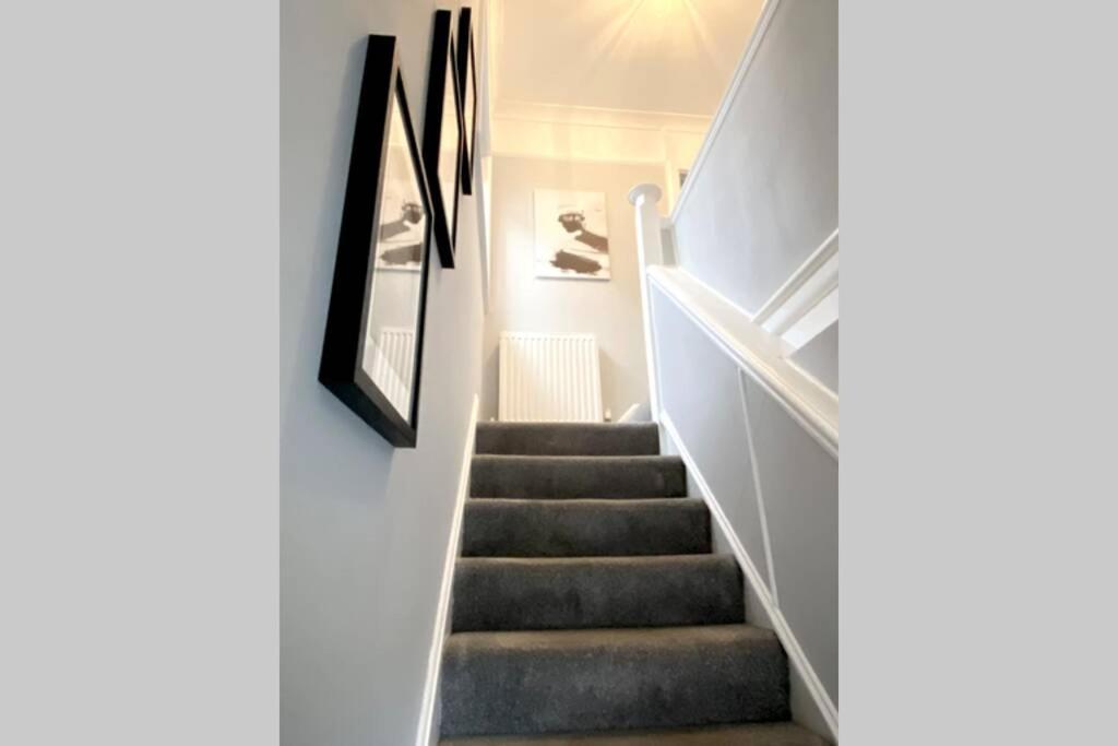 Spacious 2 Bed Apt Sleeps 4 Near Bournemouth Beach מראה חיצוני תמונה